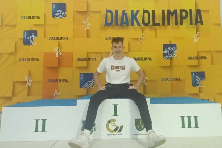 Diákolimpia országos döntő 100 m gyorsúszás 3.hely - Cserepka Iskola